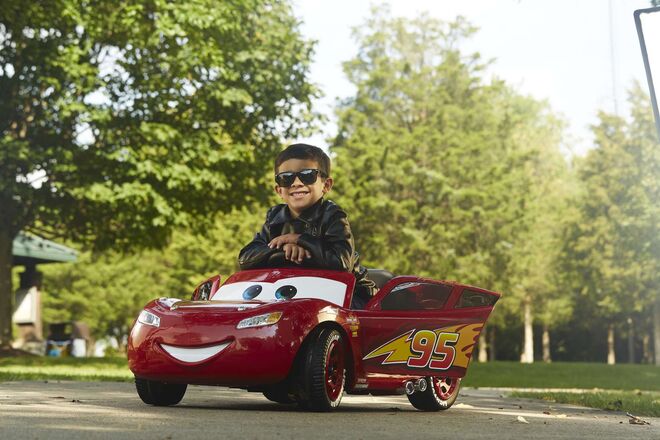 Disney Cars Lightning McQueen Car – elektryczny jeździk